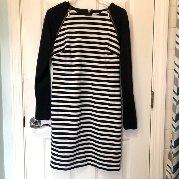 MICHAEL Michael Kors Dresses & Skirts - 😎3/$10 Michael Kors striped dress